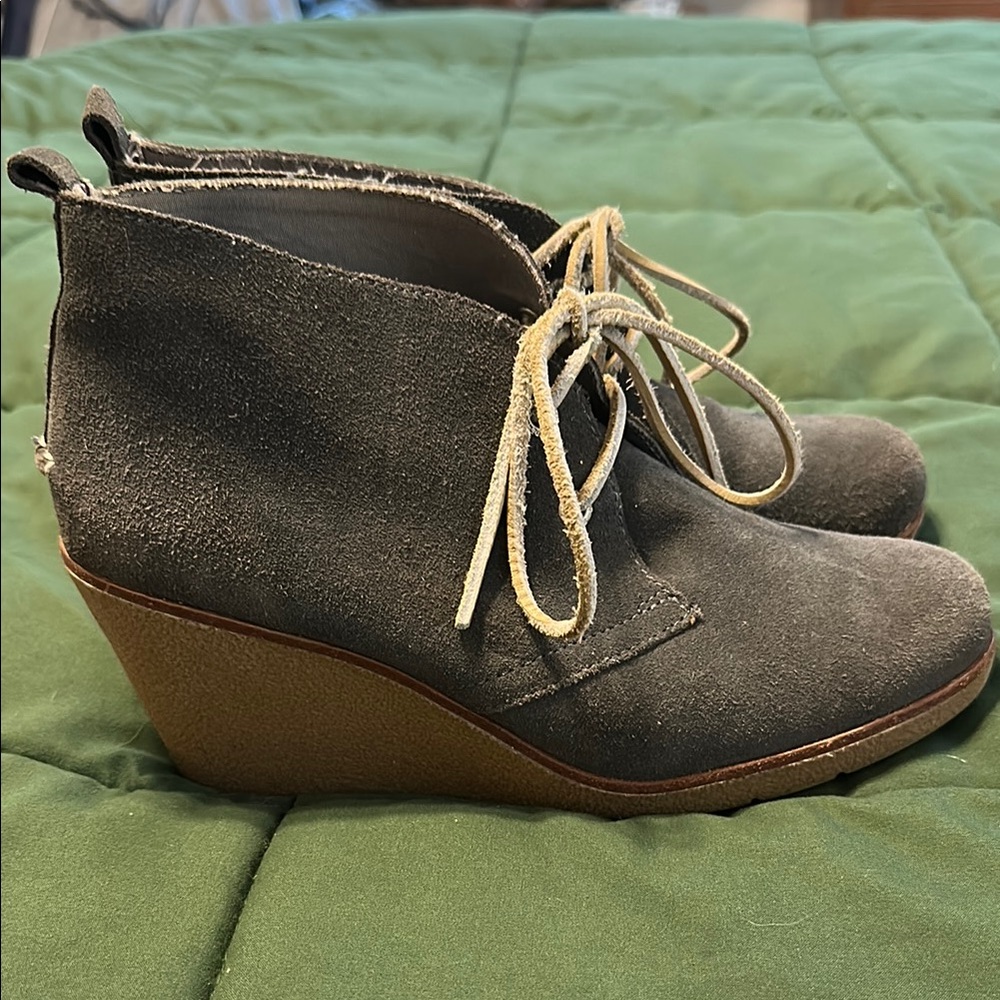 Sperry Women's Suede Wedge Ankle Boots